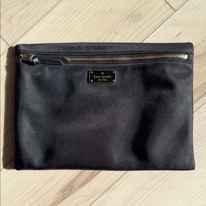 Kate Spade nylon zip pouch (Wilson Road large drewe)